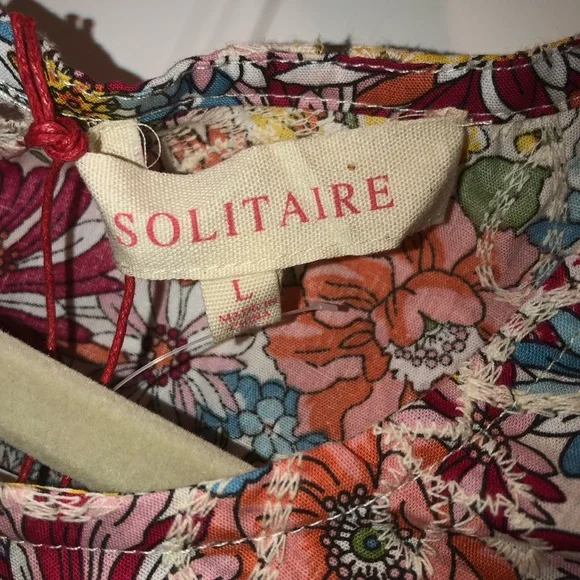 Women’s floral eyelet summer top by Solitaire NWT Size Large - Picture 7 of 7
